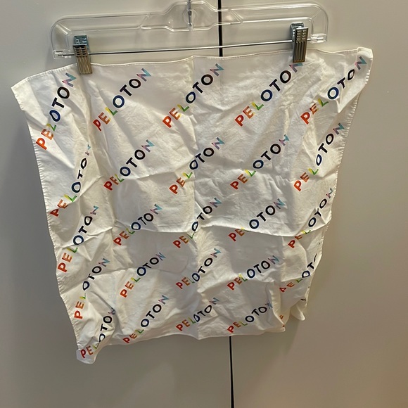 Peloton Accessories - Peloton pride bandana - unisex